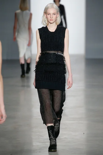 Look 32